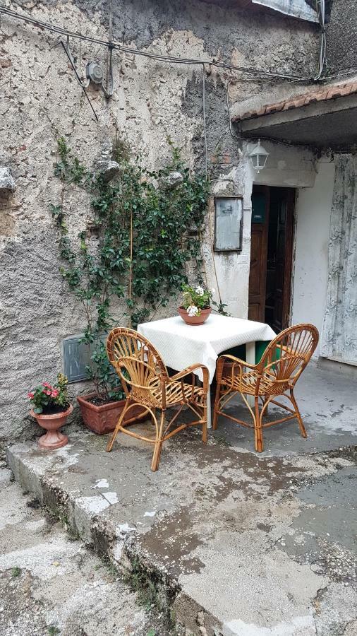 La Casetta Del Pellegrino Apartment Poggio Bustone Ngoại thất bức ảnh